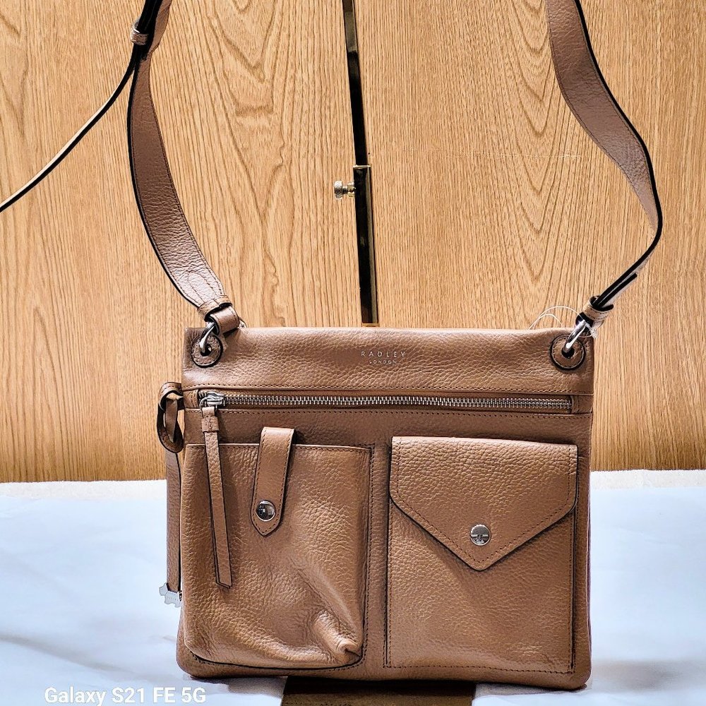 Radley London Wilton Way Crossbody Bag Medium Beige Zip Top